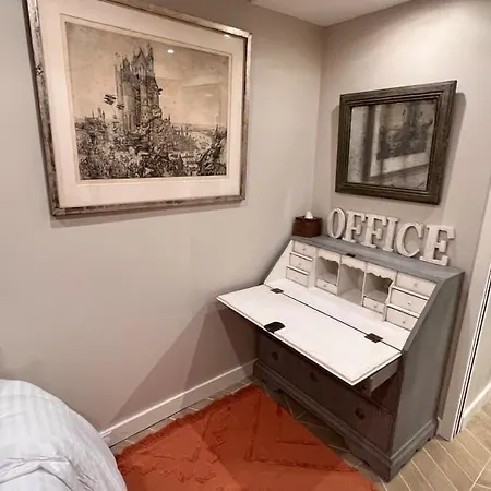 Apartment Serenity, Meditation At Notre Dame Paris